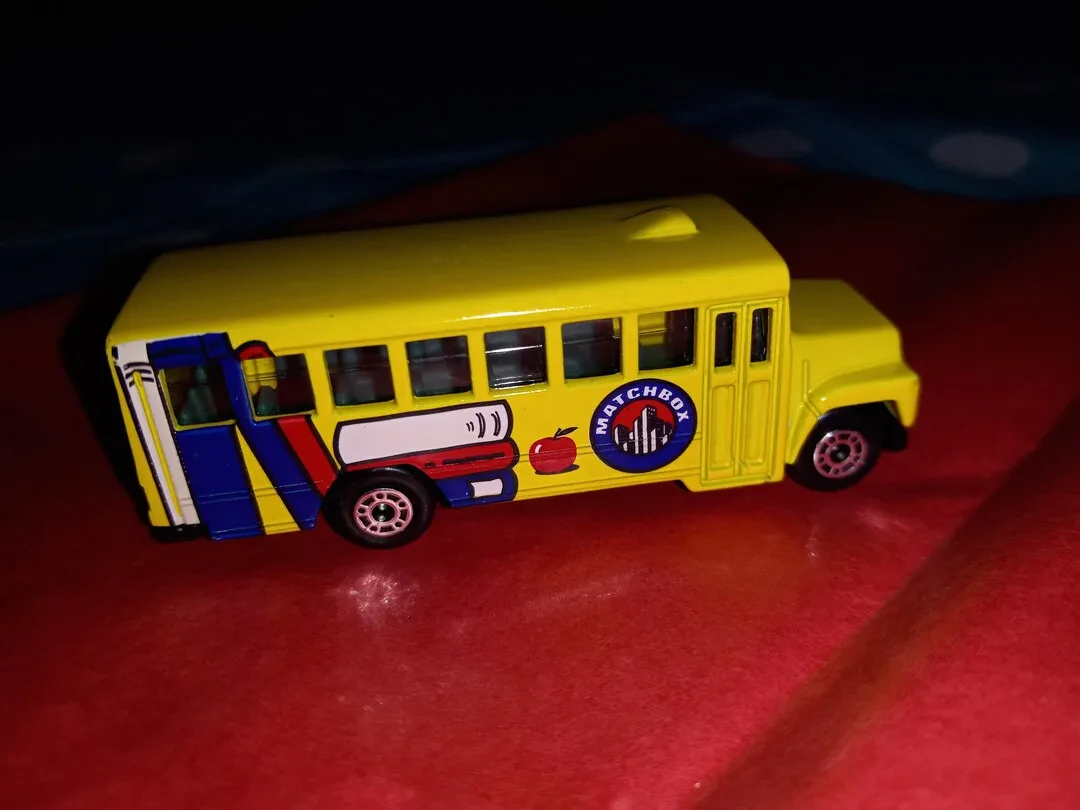 Matchbox school bus diecast