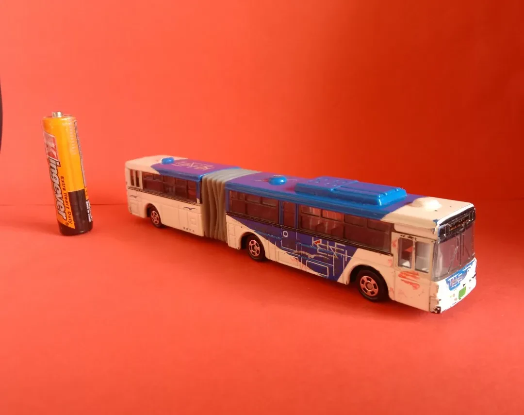 Tomica school bus diecast