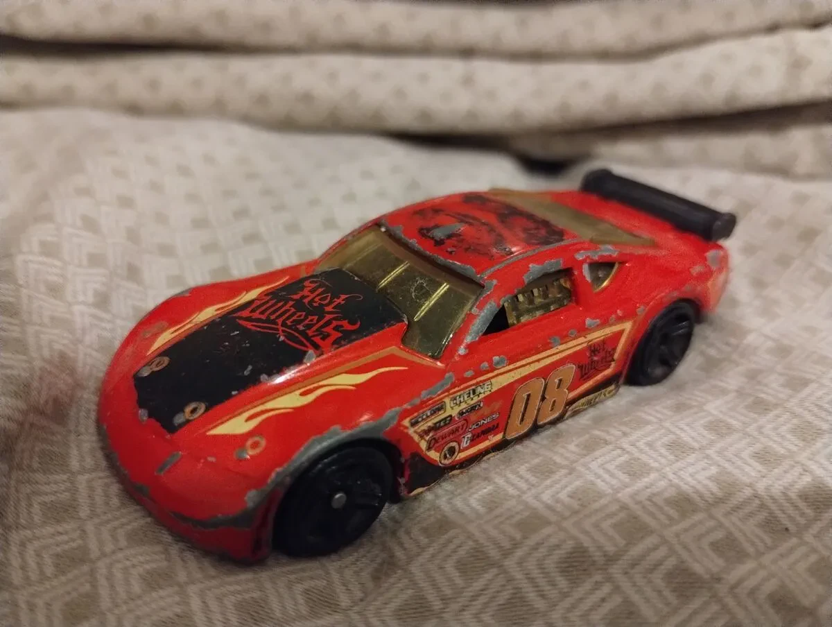 Nissan Serena Diecast 164 Scale