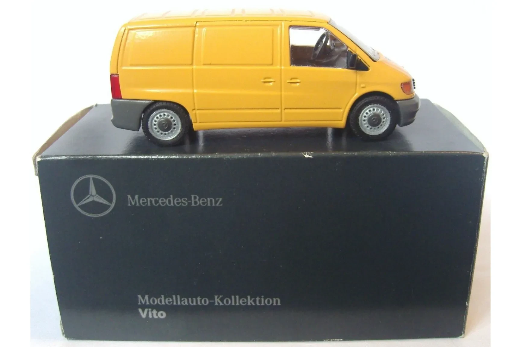 Mercedes Vito Diecast Display Case