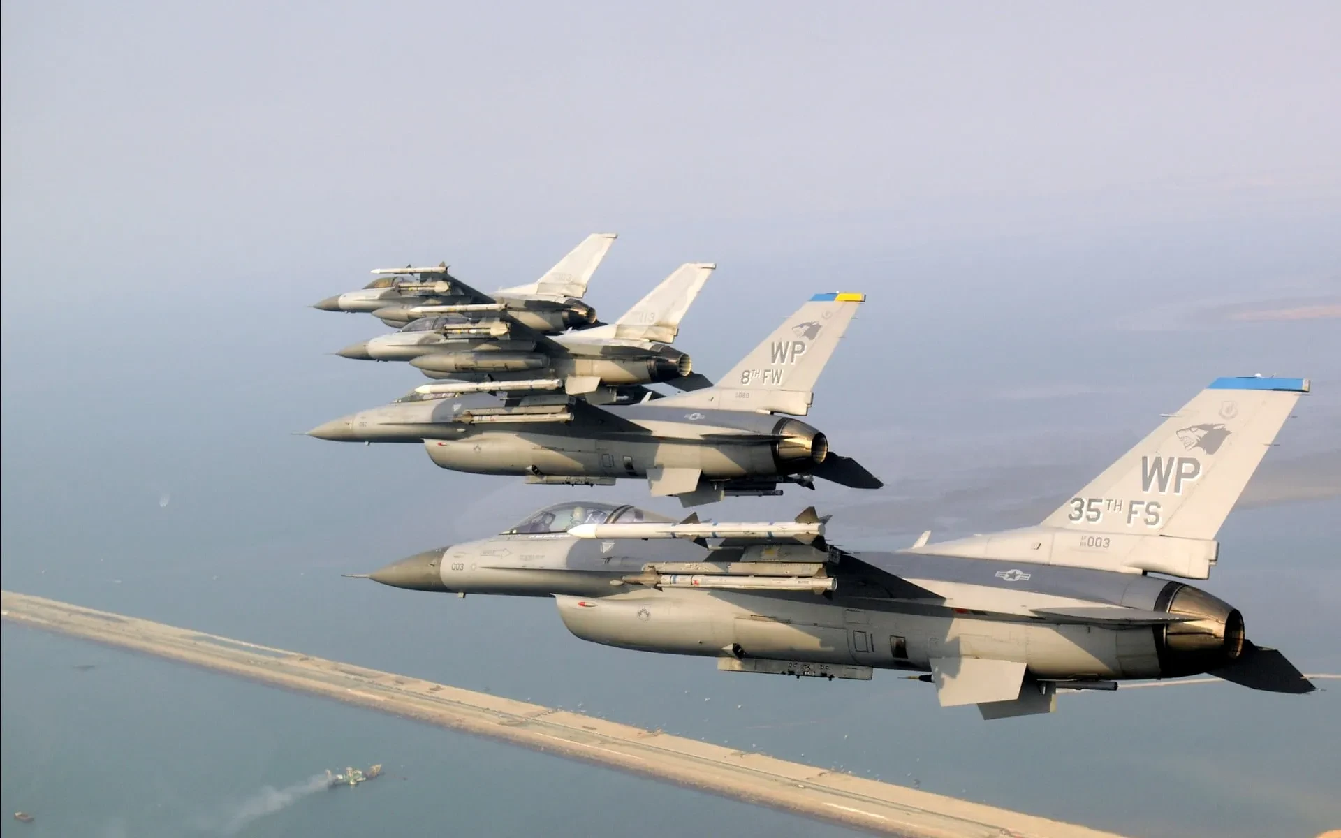 Falcon Model 1:400 Scale F-16 Fighting Falcon