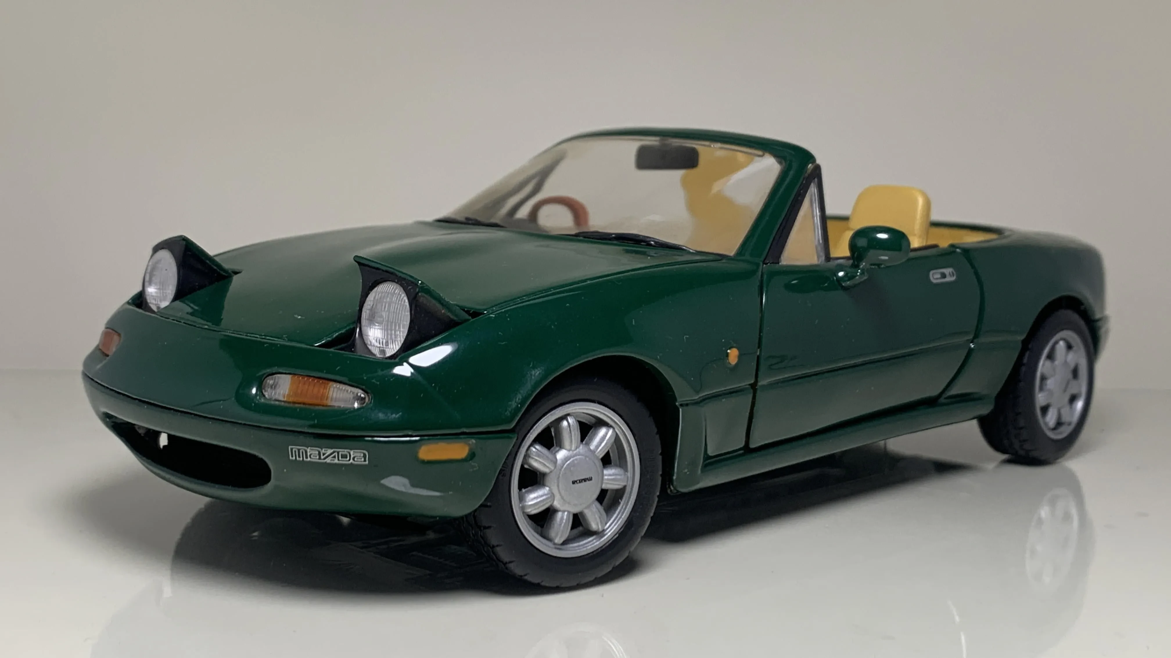 Kyosho 1999 Miata diecast