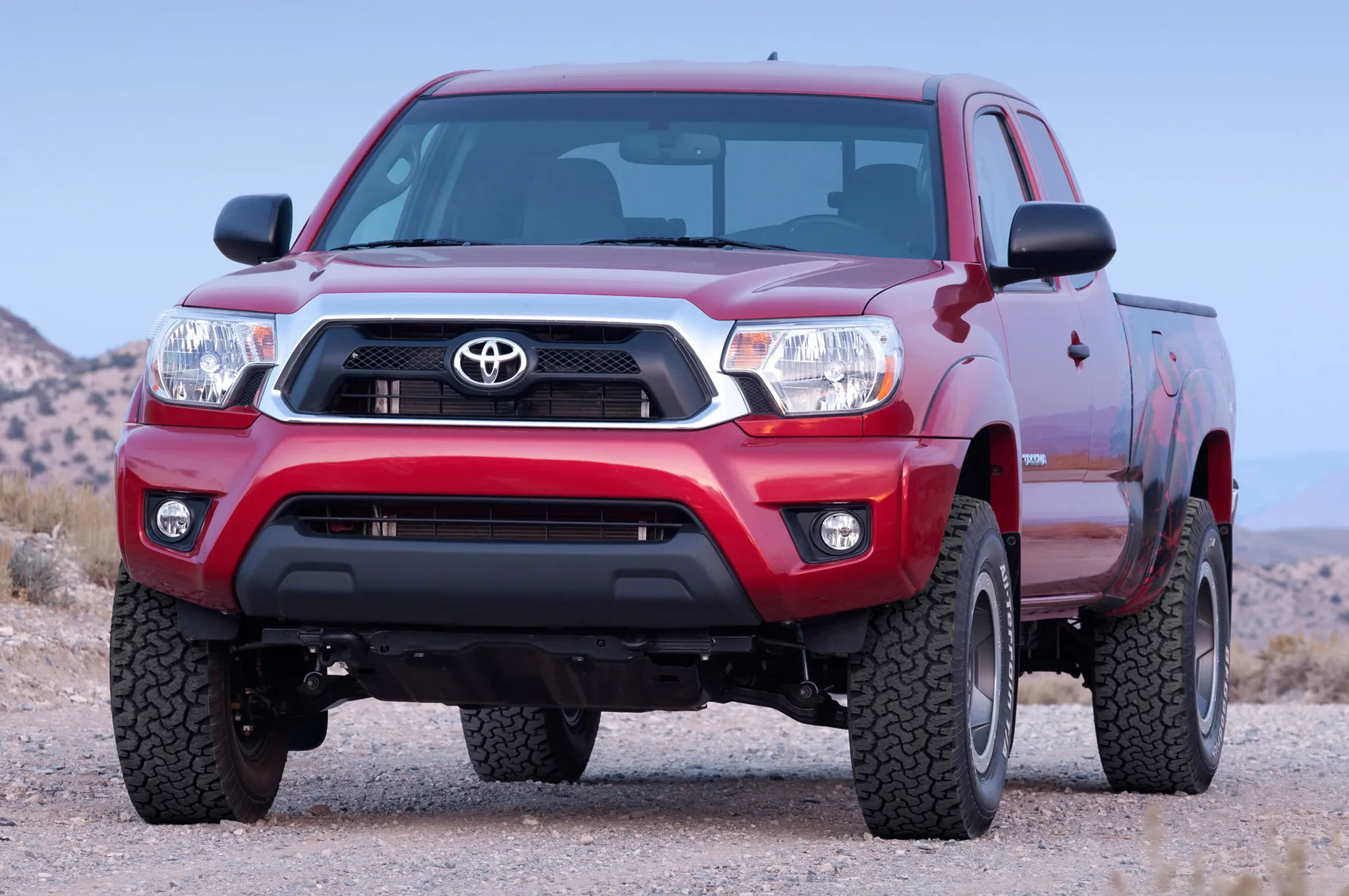 img/3728_lets-talk-about-diecast-2024-toyota-tacoma-models-shall-we.webp