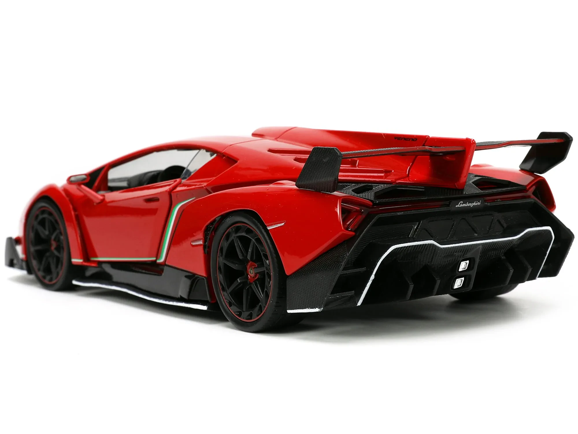 img/3754_diving-deep-into-diecast-lamborghini-veneno-a-collectors-dream.webp