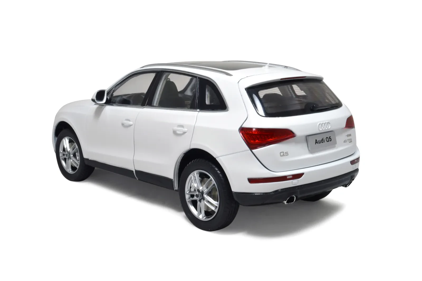 img/3792_audi-q3-diecast-model-cars-a-collectors-guide-to-miniature-suvs.webp