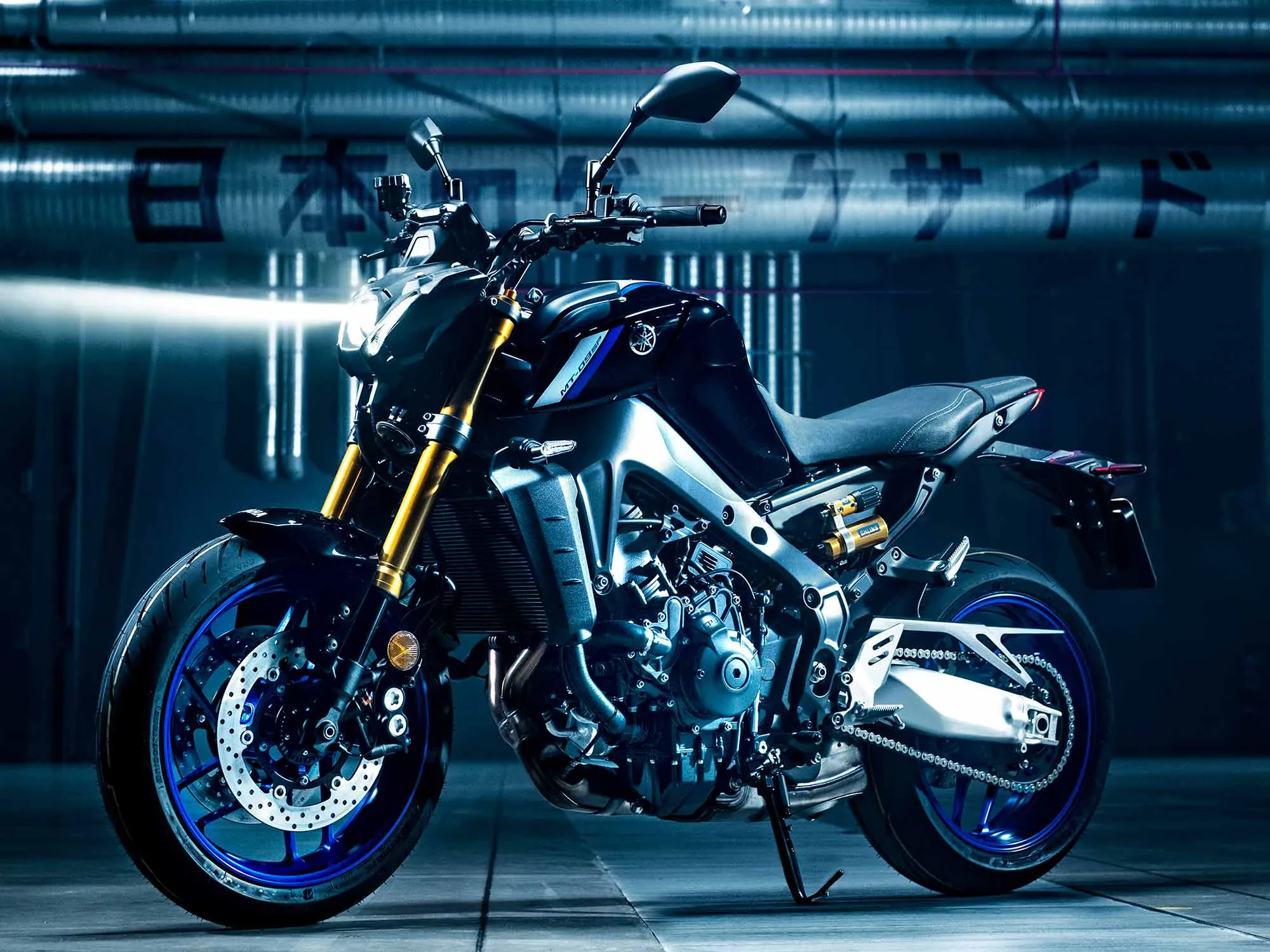 diecast yamaha mt09 on display