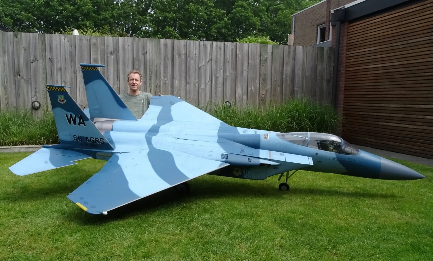 1/3000 scale airplane models