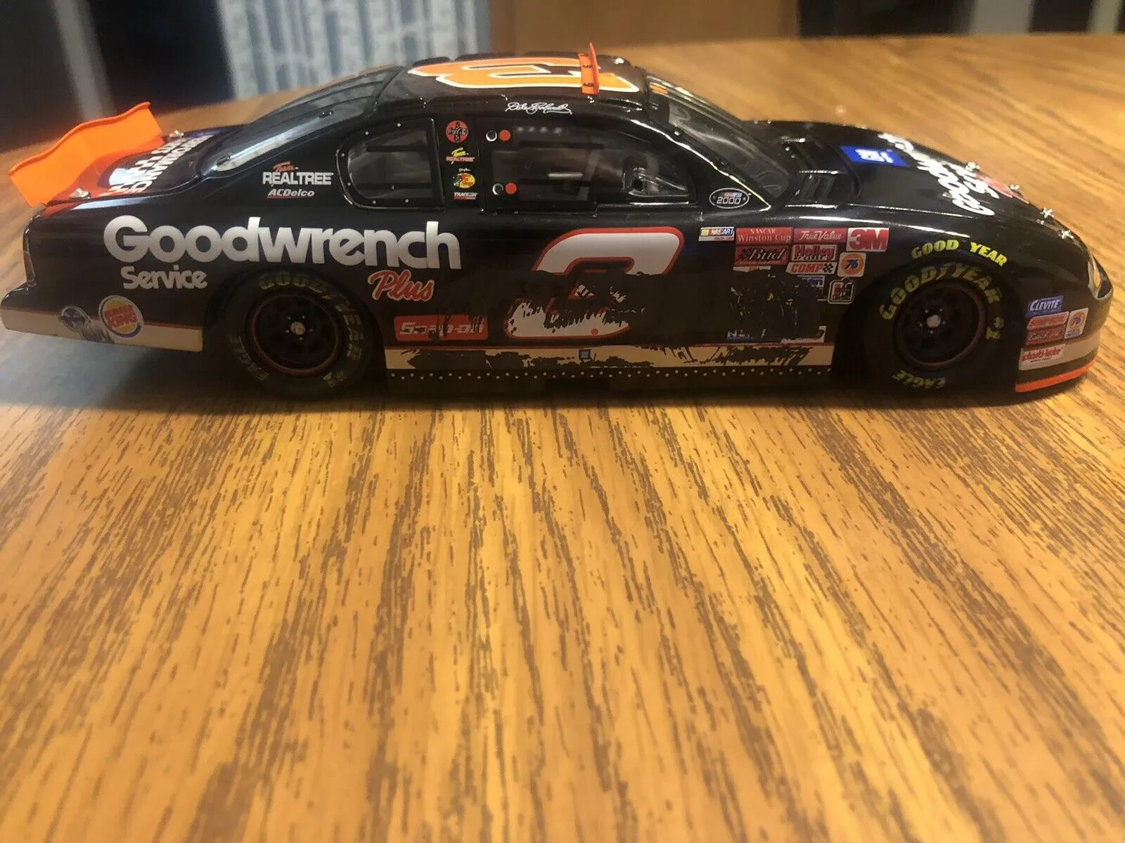 Mint Condition Dale Earnhardt Diecast in Box