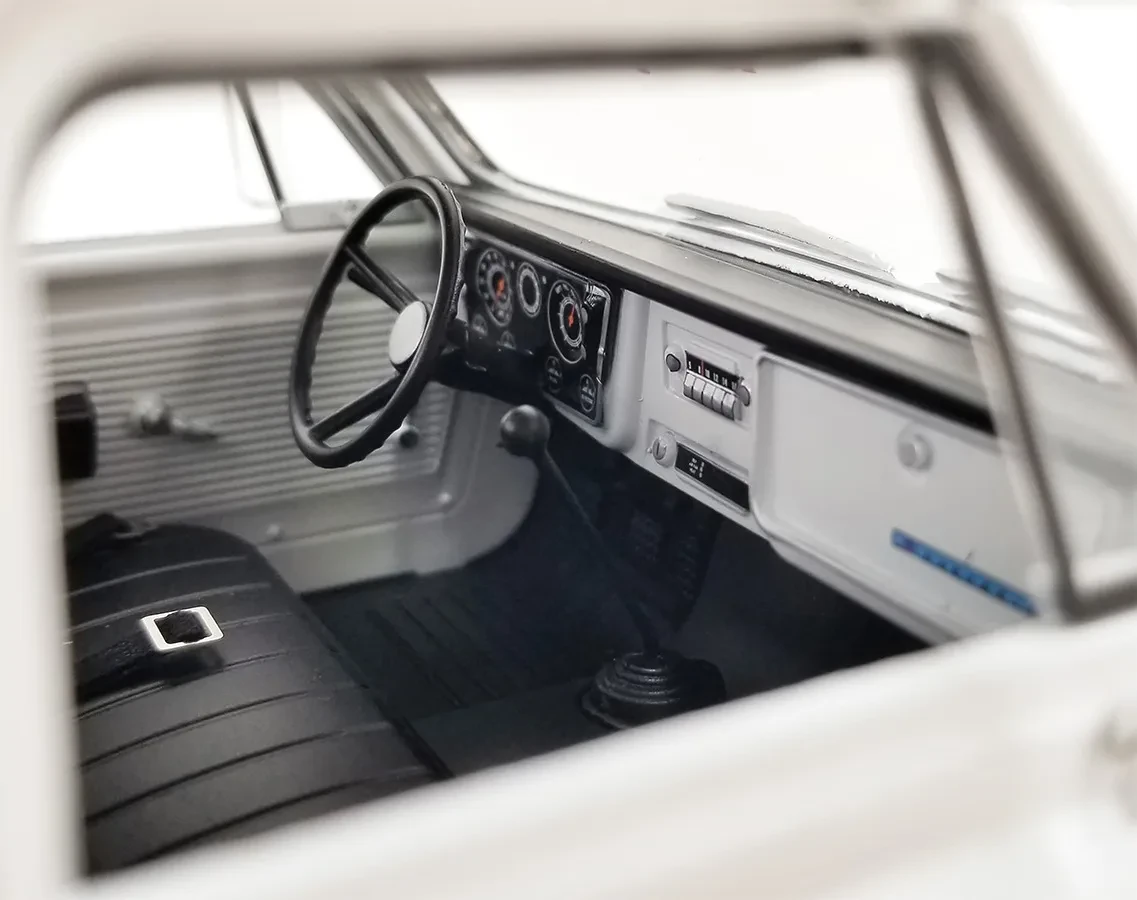 Diecast show ramp truck display