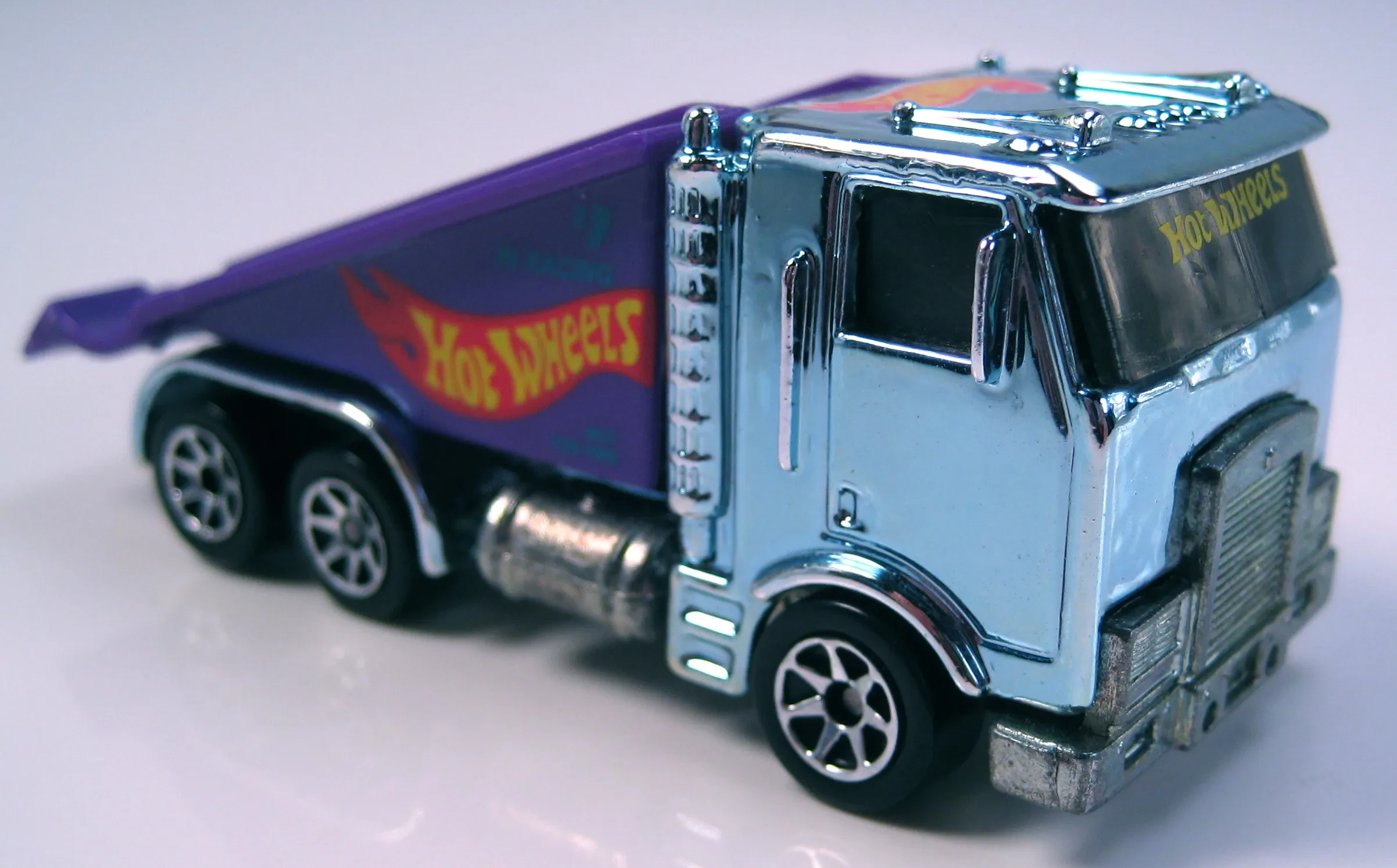 Hot Wheels ramp truck