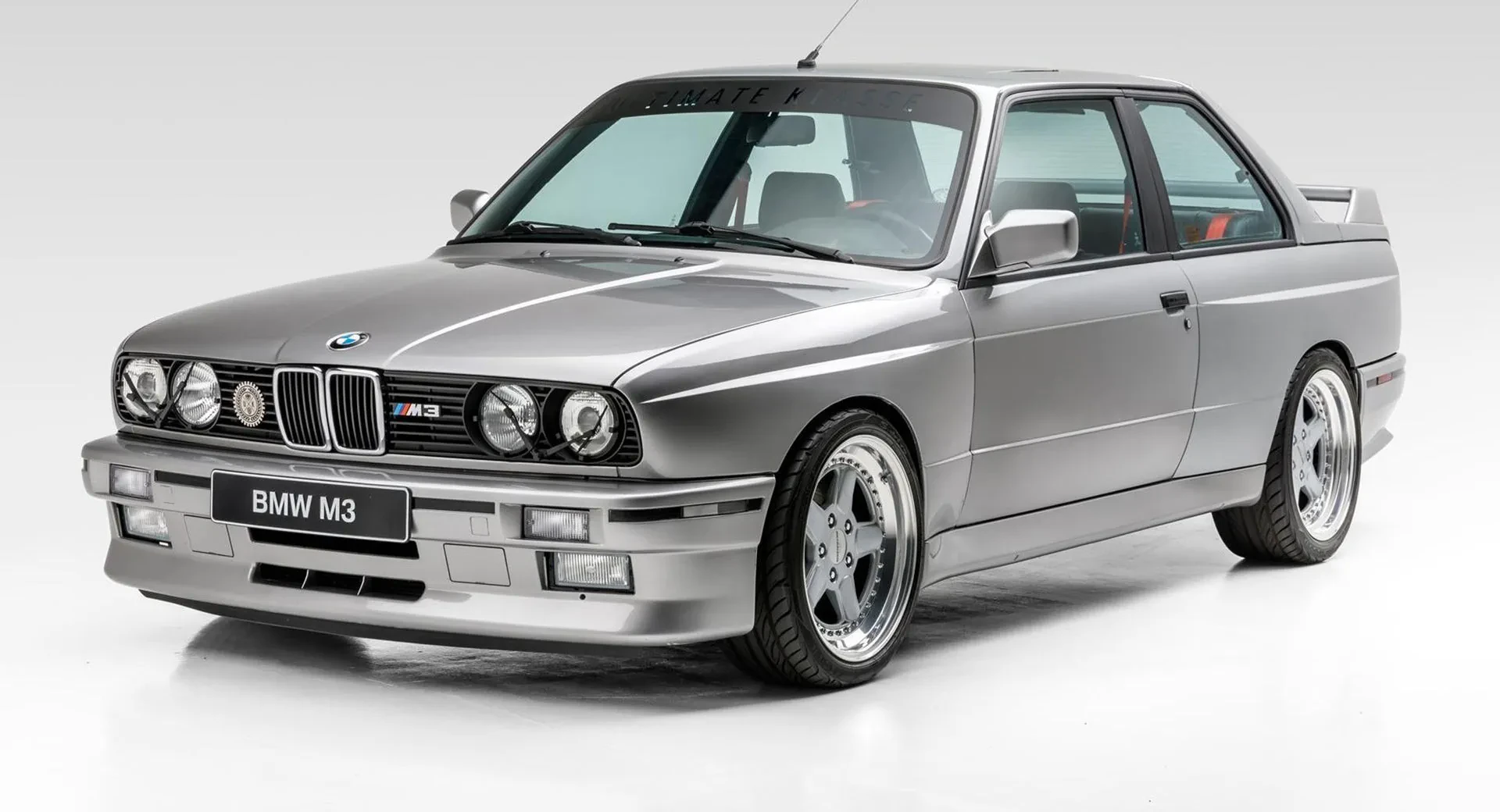 BMW M3 E30 diecast model