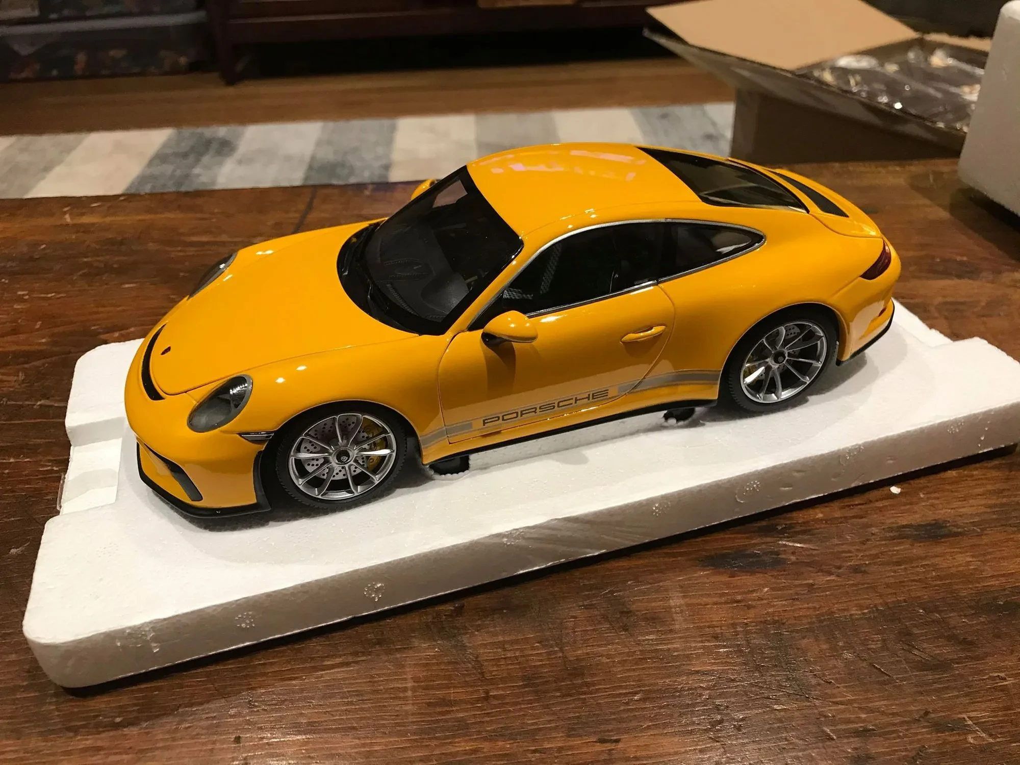 img/3957_picking-the-perfect-diecast-porsche-for-your-collection.webp