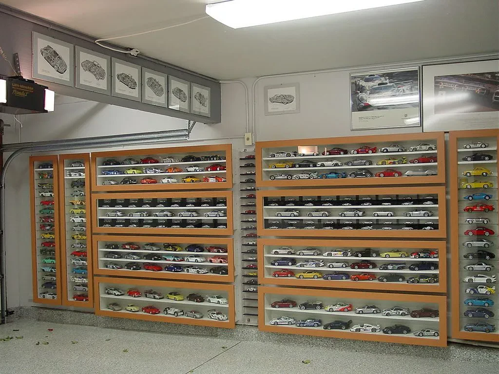 custom-diecast-shelving