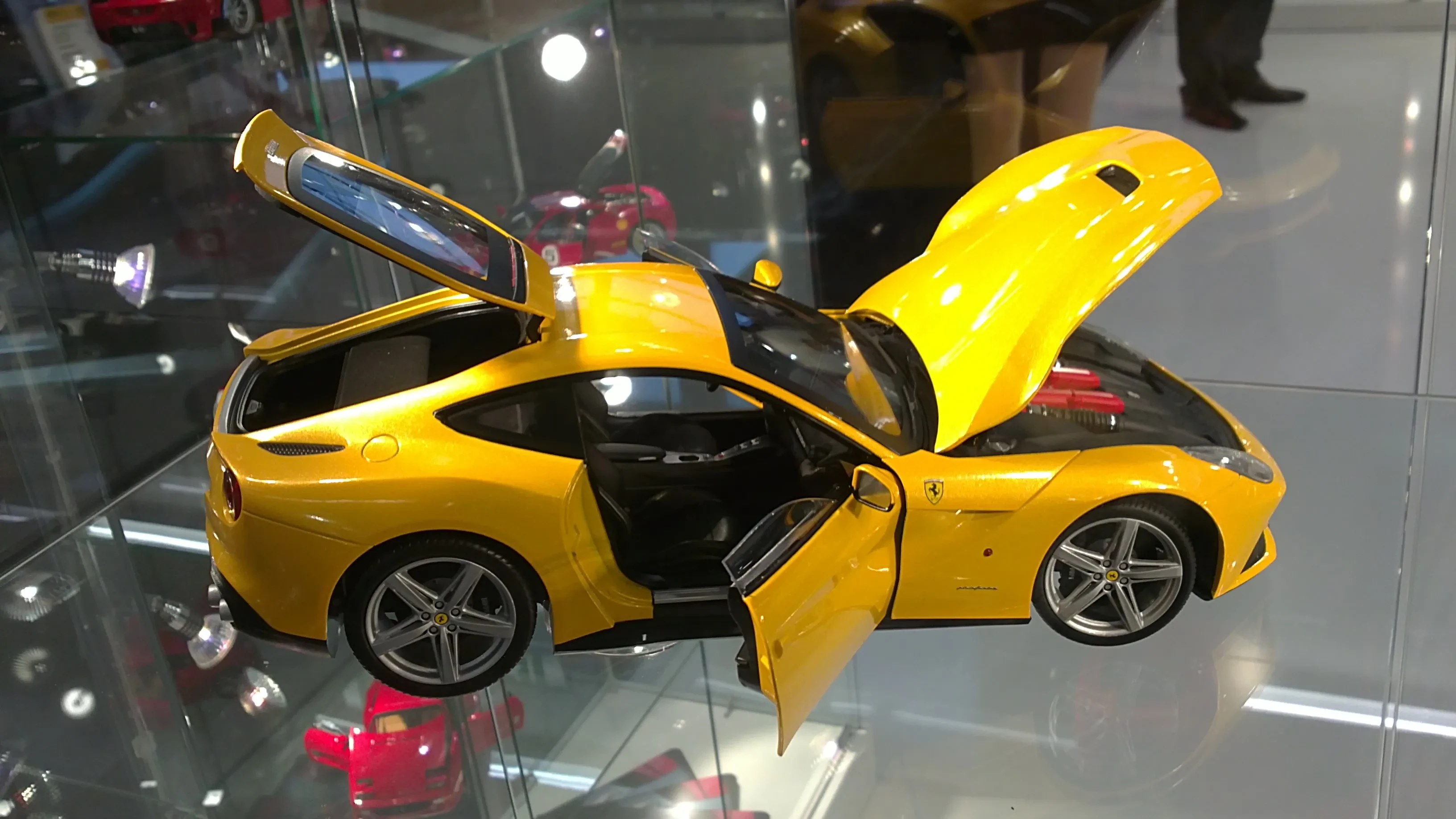 Hot Wheels Elite Batmobile