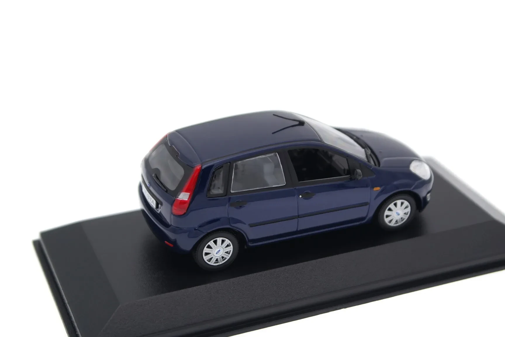 1/18 scale ford fiesta diecast