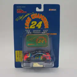 img/4007_unboxing-a-1995-jeff-gordon-diecast-a-nostalgic-trip-back-to-nascars-glory-days.webp
