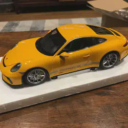 img/3957_picking-the-perfect-diecast-porsche-for-your-collection.webp